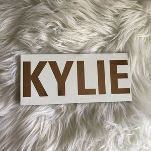 The Royal Peach Palette By Kylie Cosmetics